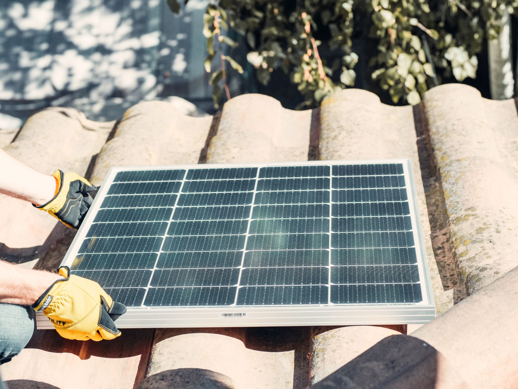 Installateur panneaux solaires équipe à La Rochelle